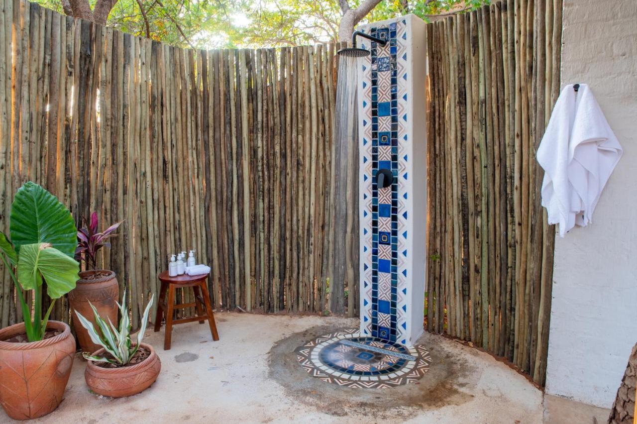 Shongwe Oasis Hotel Air Terjun Victoria Bagian luar foto