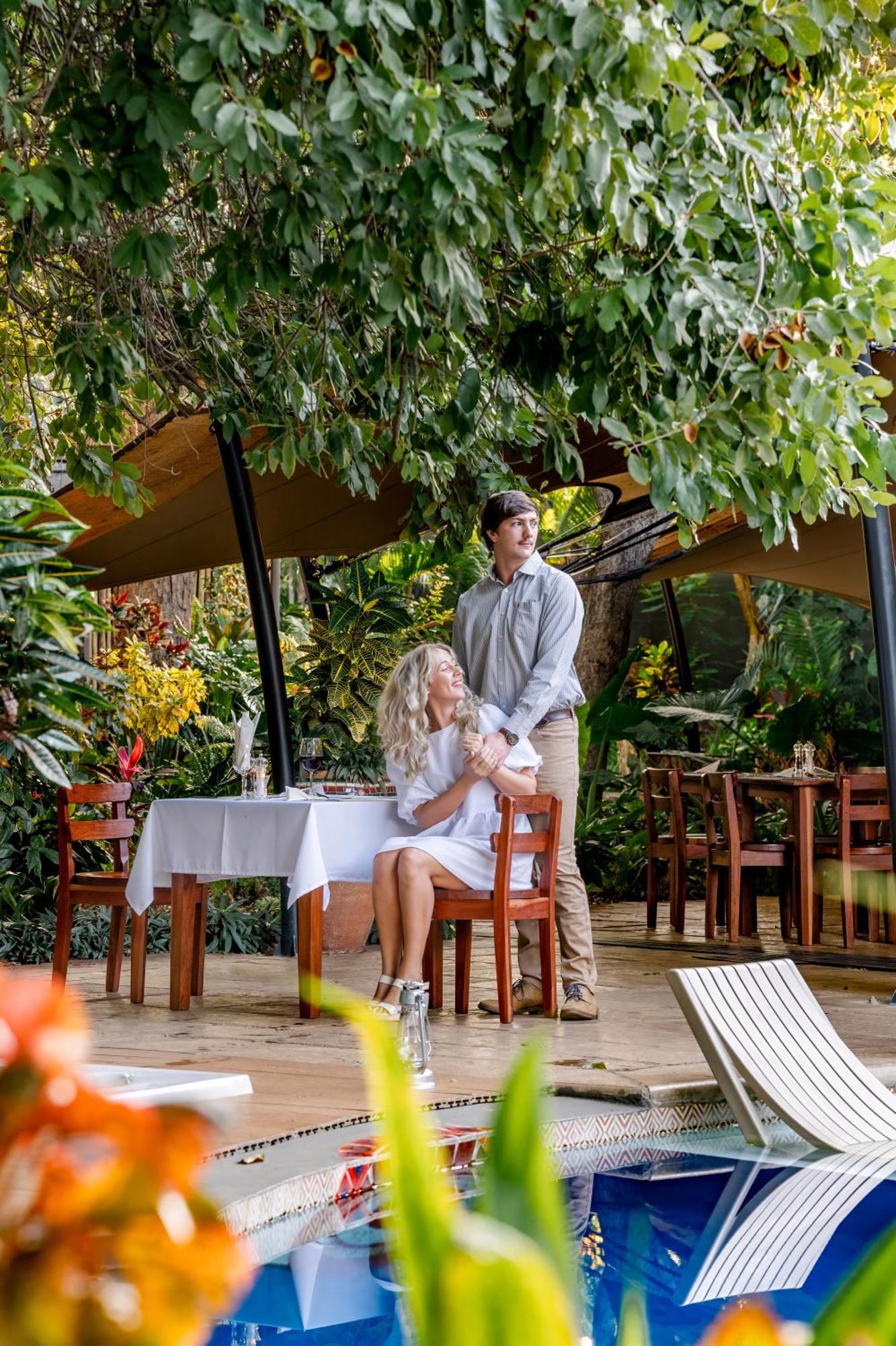 Shongwe Oasis Hotel Air Terjun Victoria Bagian luar foto