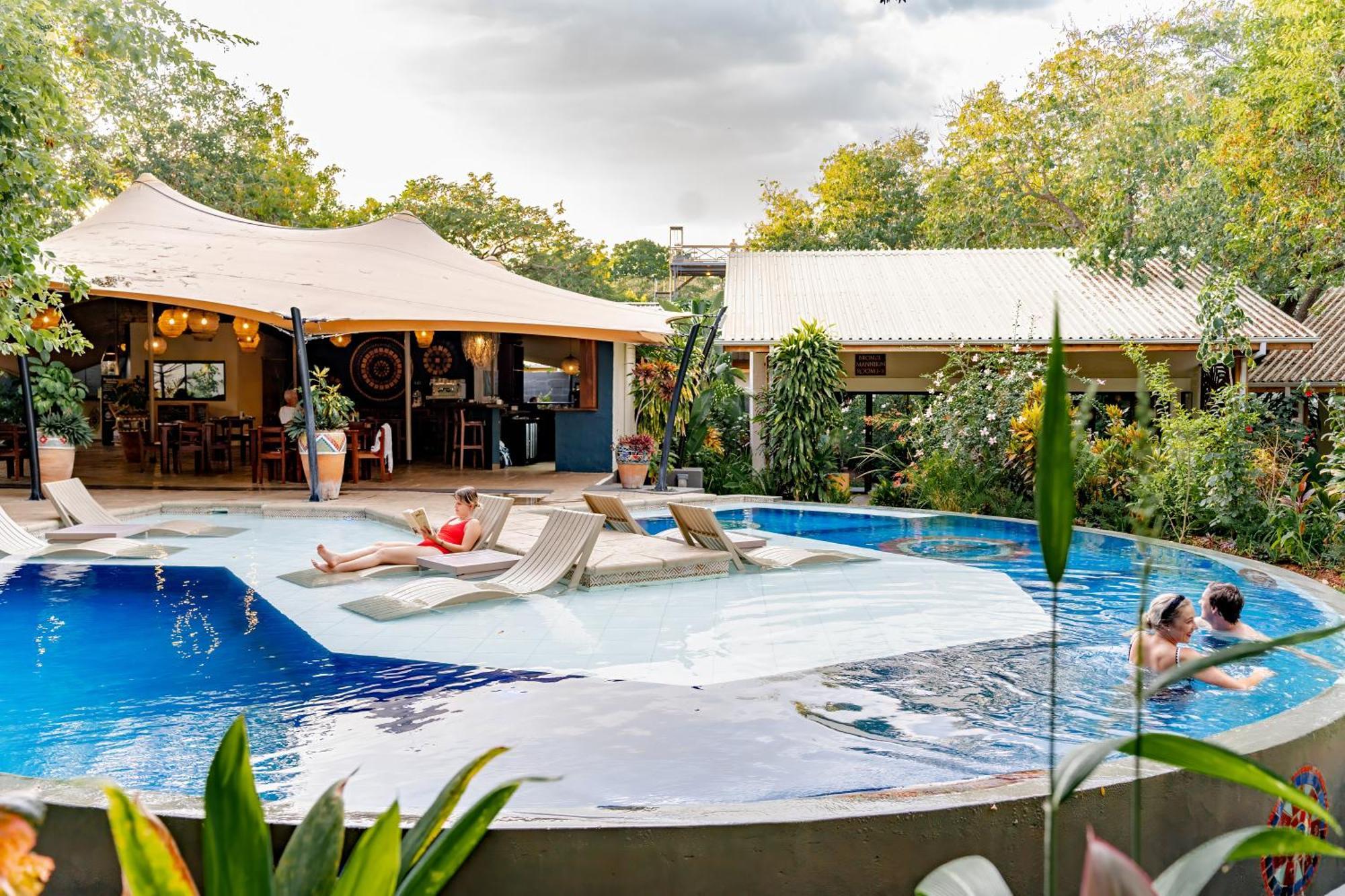 Shongwe Oasis Hotel Air Terjun Victoria Bagian luar foto