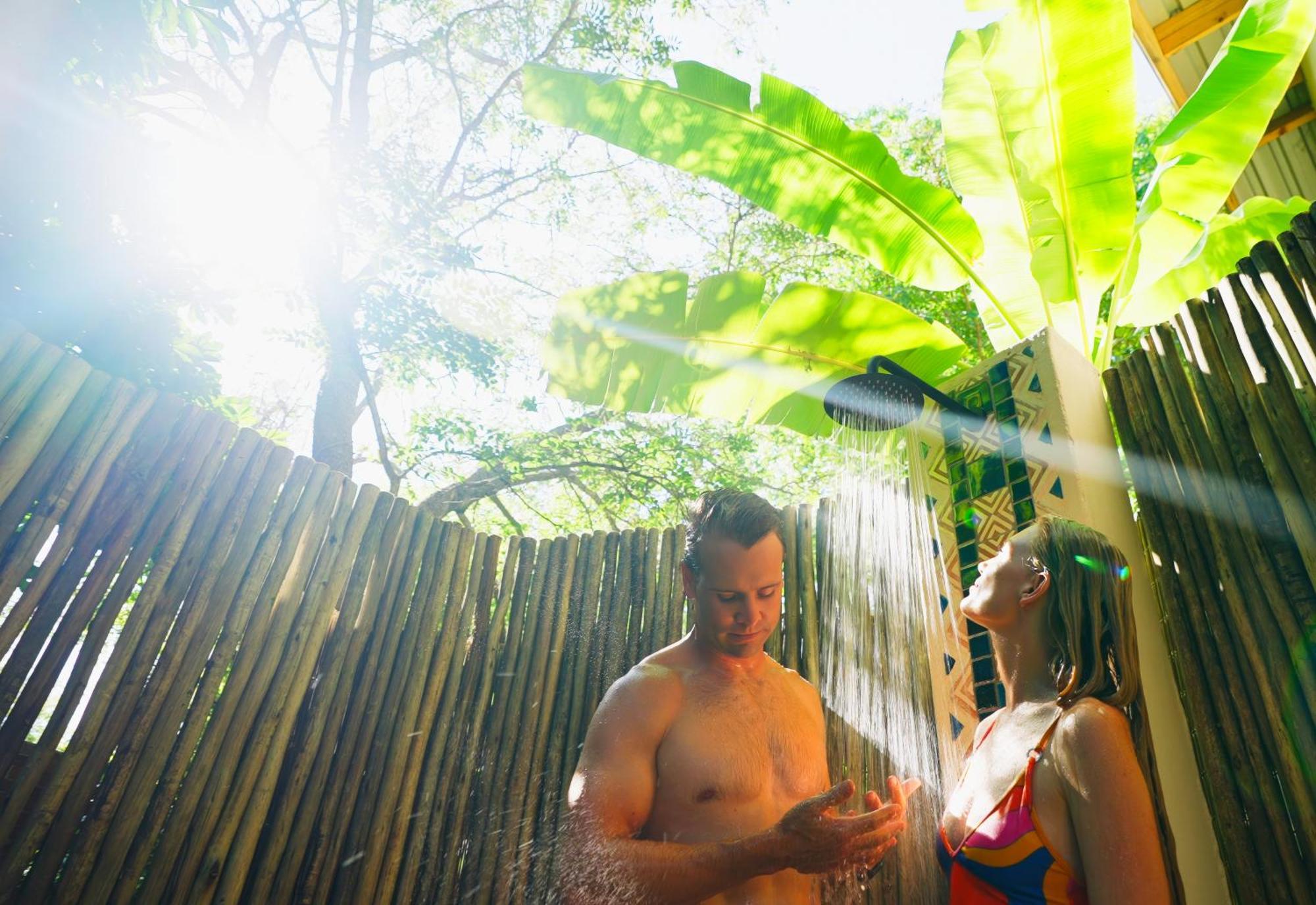 Shongwe Oasis Hotel Air Terjun Victoria Bagian luar foto