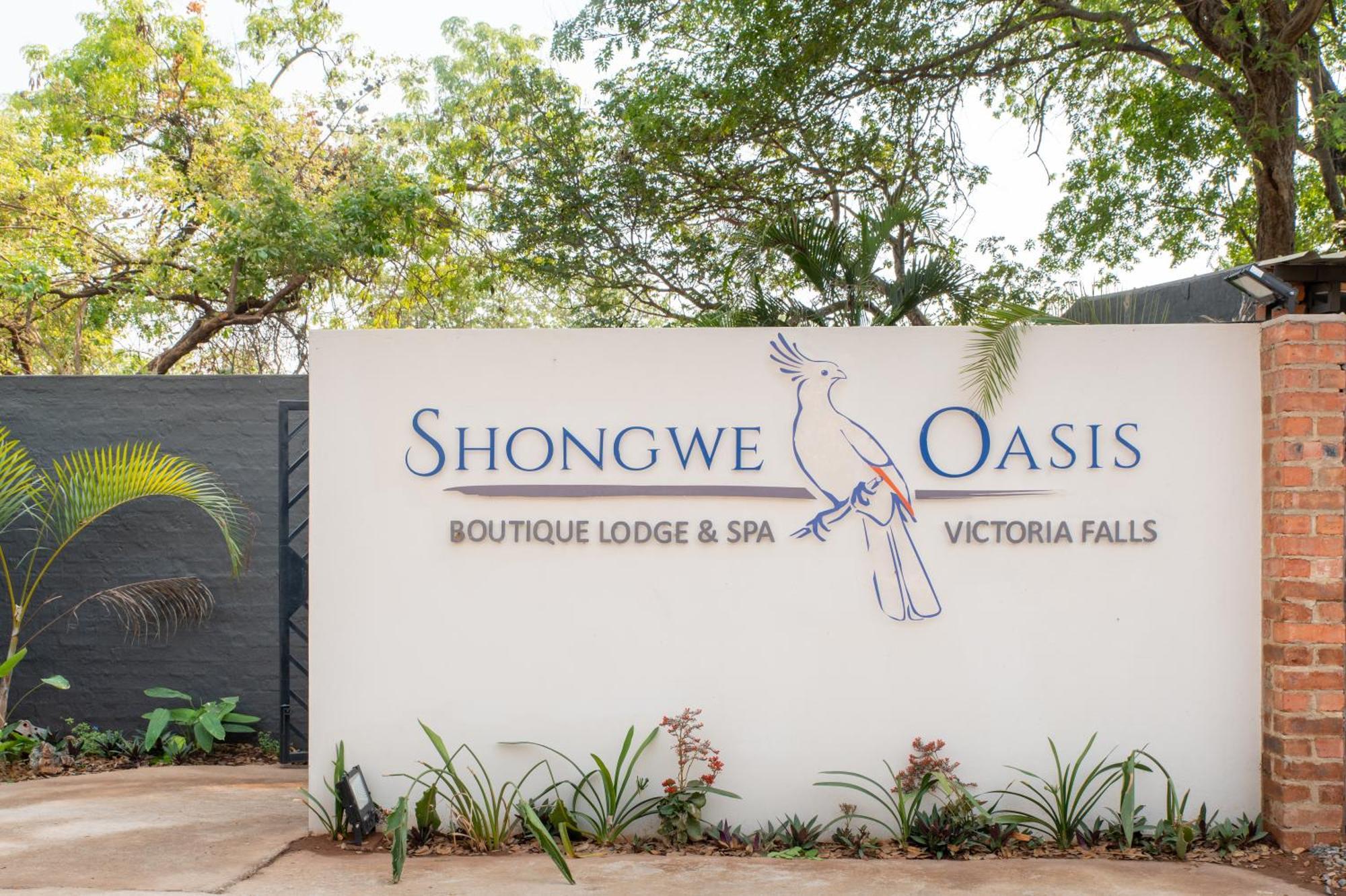 Shongwe Oasis Hotel Air Terjun Victoria Bagian luar foto